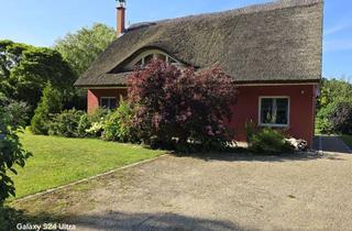 Haus kaufen in Grubnow 1a, 18569 Neuenkirchen, Ferienhaus mit Swimmingpool und Wasserblick!