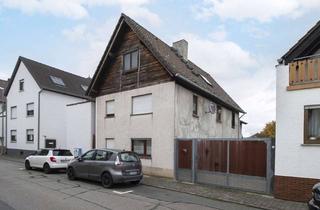 Haus kaufen in 64560 Riedstadt, Ausbaupotential im 2-Familienhaus auf großem Grundstück in Riedstadt-Crumstadt