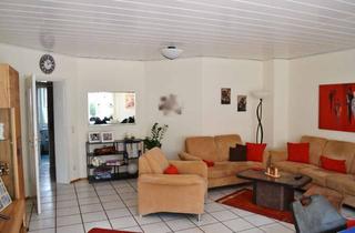 Wohnung kaufen in 56220 Kaltenengers, Anlageobjekt! Freundliche Drei-Zimmer-Wohnung im Erdgeschoss mit Garten und Carport