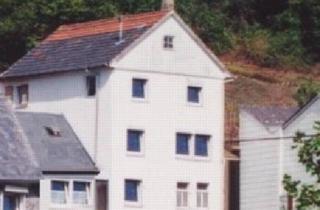 Wohnung kaufen in Im Graben, 55743 Idar-Oberstein, sonnig Eigentumswohnung im 1. Obergeschoss. Das Haus liegt am Süd-Berghang