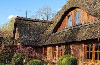 Bauernhaus kaufen in 22965 Todendorf, Bauernhaus im englischen Landhausstil in Alleinlage auf parkähnlichen Grundstück