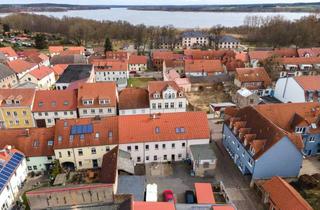 Mehrfamilienhaus kaufen in 17255 Wesenberg, 7,5 % Rendite: Vollvermietetes Mehrfamilienhaus als Kapitalanlage im Stadtzentrum