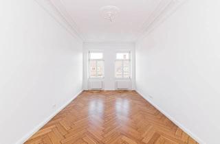Wohnung kaufen in 04105 Leipzig, Leipzig - 151 qm große Altbauwohnung mit Wintergarten und 2 Bädern - frisch renoviert