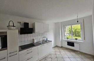 Haus kaufen in 26384 Wilhelmshaven, Reihenmittelhaus komplett renoviert mit neuer Einbauküche in Wilhelmshaven zu verkaufen.