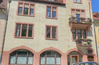 Wohnung kaufen in 76530 Innenstadt, Stilvolle 4-Zimmer-Altbauwohnung mit Terrasse in der Stadtmitte