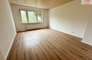 Wohnung kaufen in 09337 Callenberg, Frisch renovierte 3-Raum-Eigentumswohnung in ruhiger Lage mit Garage!