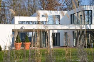 Villa kaufen in 42579 Heiligenhaus, Neuwertige Luxusvilla im klassischen Bauhausstil