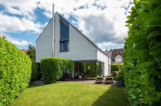 Einfamilienhaus kaufen in 63263 Neu-Isenburg, Modernes Einfamilienhaus mit idyllischem Garten