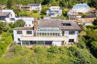 Villa kaufen in 75223 Niefern-Öschelbronn, Einzigartige Villa mit exklusiver Aussicht am Südhang von Niefern