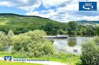 Anlageobjekt in 54470 Bernkastel-Kues, Wohnen wie im Urlaub! Attraktive Dachgeschosswohnung mit herrlichem Moselpanorama