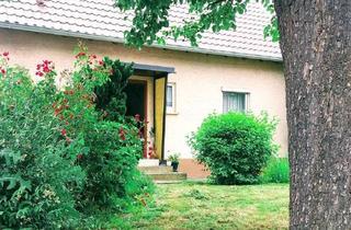 Einfamilienhaus kaufen in 71083 Herrenberg, Haus mit An- und Ausbaupotenzial, großes Grundstück