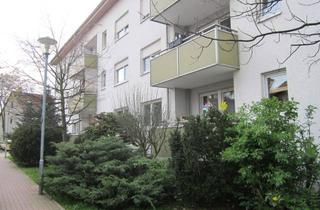Wohnung kaufen in Eichner Chaussee, 16356 Ahrensfelde, Ahrensfelde OT Eiche - Bewohnte Zweizimmerwohnung mit Balkon