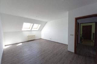 Wohnung mieten in 08428 Langenbernsdorf, gemütliche 2-Zimmer Wohnung mit Balkon, PKW-Stellplatz und großem Keller, am Diska Langenbernsdorf