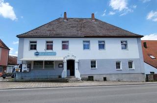 Mehrfamilienhaus kaufen in Kirchplatz, 91589 Aurach, Top Gelegenheit, renovierungsbedürftiges Mehrfamilienhaus mit Nutzfläche