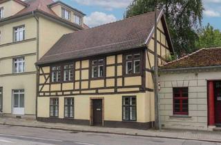 Haus kaufen in 18273 Güstrow, Charmantes Familienidyll mit Dachterrasse und Hof in Innenstadtlage von Güstrow