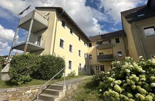 Wohnung mieten in Görlitzer Straße 11, 02894 Reichenbach, Helle 2-Raumwohnung mit tollem Sonnenbalkon und großer Küche in Reichenbach!