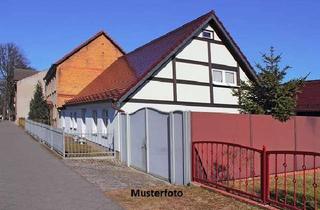 Einfamilienhaus kaufen in Reudener Straße xxxx, 06766 Bitterfeld-Wolfen, Einfamilienhaus mit Doppelgarage und Garten