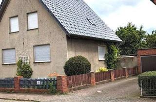 Haus kaufen in 39646 Oebisfelde, Zweifamilienhaus in zentraler Lage von Oebisfelde - VB