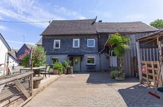 Bauernhaus kaufen in 56858 Altlay, Ehemaliges Bauernhaus in idyllischer Lage im Hunsrück mit Scheune und großem Grundstück