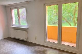 Wohnung mieten in 06766 Bitterfeld-Wolfen, Frisch renoviert - Zwei Zimmer mit Balkon...!