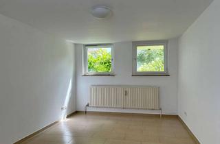 Wohnung kaufen in Destouchesstraße 71, 80796 Schwabing-West, Hobbyraum im Souterrain mit Kochnische und Dusche. Liegt zum grünen Innenhofgarten