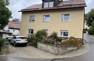 Haus kaufen in 92696 Flossenbürg, Zweifamilienwohnhaus im Herzen von Flossenbürg