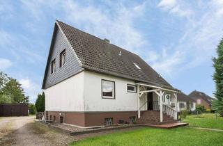 Haus kaufen in 23847 Bliestorf, Solides Zweifamilienhaus mit Vollkeller in Bliestorf