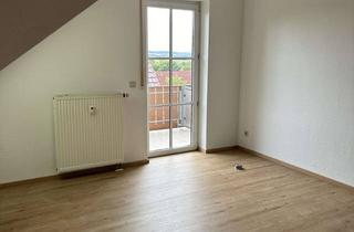 Wohnung mieten in Hans-Wolzendorf-Straße 11, 99831 Creuzburg, Attraktive und gepflegte 2-Zimmer-Dachgeschosswohnung mit EBK in Amt Creuzburg