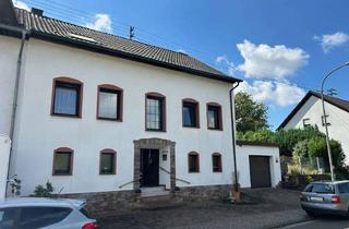 Einfamilienhaus kaufen in 66773 Schwalbach, Großzügiges Einfamilienhaus mit Garten und Garage in ruhiger Lage von Schwalbach - Hülzweiler