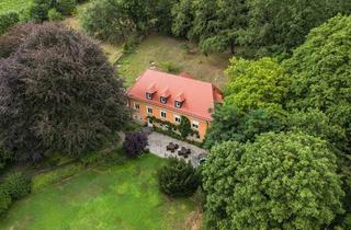 Villa kaufen in 01445 Radebeul, Denkmalgeschützte Einfamilienhausvilla auf traumhaftem Parkgrundstück in Radebeul-Oberlößnitz