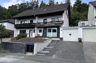 Doppelhaushälfte kaufen in Im Kefferbach 66, 54584 Jünkerath, Renovierte Doppelhaushälfte mit zwei Wohnungen in toller als Renditeobjekt oder für die Familie