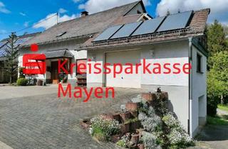 Haus kaufen in 56767 Lirstal, Zweifamilienhaus mit Solaranlage, Garagen und großzügigem Grundstück