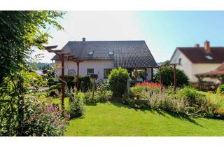 Haus kaufen in 36166 Haunetal, Großzügiges Wohnen mit idyllischem Gartenparadies in Wehrda