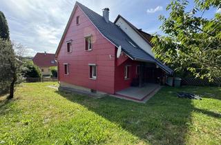 Doppelhaushälfte kaufen in Stollenweg 20, 78655 Dunningen, Doppelhaushälfte mit großem Garten und energetisch sanierter Fassade