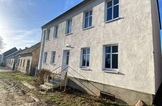 Anlageobjekt in Nauener Weg, 14778 Päwesin, Teilsaniertes Mehrfamilienhaus mit Potential