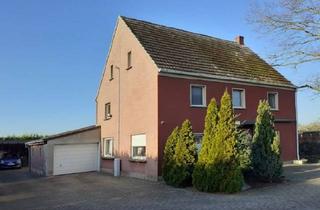 Bauernhaus kaufen in 59071 Hamm, Hamm - Hamm-Uentrop. Ein sehr schön gelegenes Haus im Außenbereich mit 2 Garagen großzügigem Garten.