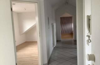 Wohnung kaufen in Adalbert Stifter Str. 00, 74889 Sinsheim, von privat: gepflegte 4-Zimmer-DG-Wohnung mit Loggia und EBK in Sinsheim