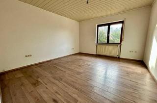 Wohnung kaufen in Oberdorfstr. 3A, 79650 Schopfheim, Schopfheim / Eichen - Mit ein wenig handwerklichem Geschick zum Schmuckstück | 3-Zimmerwohnung mit Terrasse