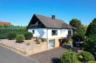 Haus kaufen in 54533 Bettenfeld, Bettenfeld - Ruhig gelegenes, freistehendes Wohnhaus mit Balkon, Terrasse und 2 Garagen in Bettenfeld