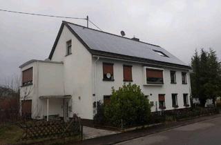 Mehrfamilienhaus kaufen in 66127 Saarbrücken, Saarbrücken - Mehrfamilienhaus, Bungalow, Garagen und PV Anlage zu verkaufen