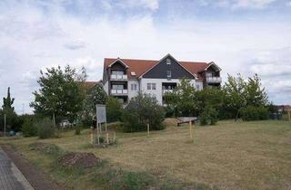 Anlageobjekt in 06237 Leuna, Gemütliche und gut vermietete 3-Zimmer mit Balkon, Wannenbad und Stellplatz in ruhiger Lage!