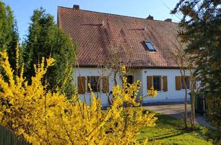 Haus mieten in 91085 Weisendorf, DHH in zentraler, ruhiger Wohnlage mit Garten, 2 Bädern sowie 2 PKW Stellplätzen