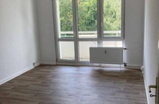 Wohnung mieten in Heeresbergstraße 30, 07549 Gera, Charmante 3 Zimmer mit Tageslichtbad und Dusche ... alles neu!