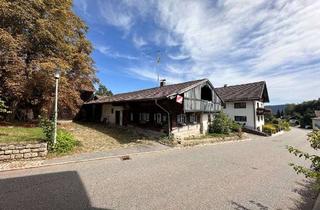 Haus kaufen in 94357 Konzell, Charmantes Waldlerhaus-Baudenkmal aus dem 18. Jahrhundert mit großem Potenzial