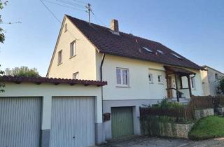 Haus kaufen in 97491 Aidhausen, Aidhausen - Großes EFH mit Garagen und sonnigem Garten am grünen Ortsrand von Friesenhausen