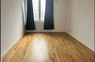 Wohnung mieten in Rosenfelder Ring, 10315 Berlin, ONLY FEMALE OCCUPANT NEEDED IN A 4-ROOM SHARED APARTMENT, 830 EUROS PER MONTH IN LICHTENBERG. APARTMENT SIZE 104m²