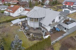 Haus kaufen in 78187 Geisingen, Modernes Zweifamilienhaus mit einer Einliegerwohnung