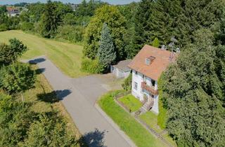 Haus kaufen in 88138 Hergensweiler, Großes Grundstück mit renovierungsbedürftigem Wohngebäude und Scheune - Tierhaltung möglich