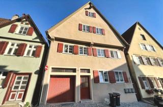 Mehrfamilienhaus kaufen in 91550 Dinkelsbühl, Mehrfamilienhaus in bester Altstadtlage mit Garten