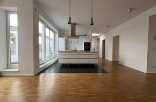 Wohnung kaufen in Quitzowstraße, 10559 Tiergarten, Modernes 7 Zimmer-Dachgeschoss in zentraler Lage in Berlin